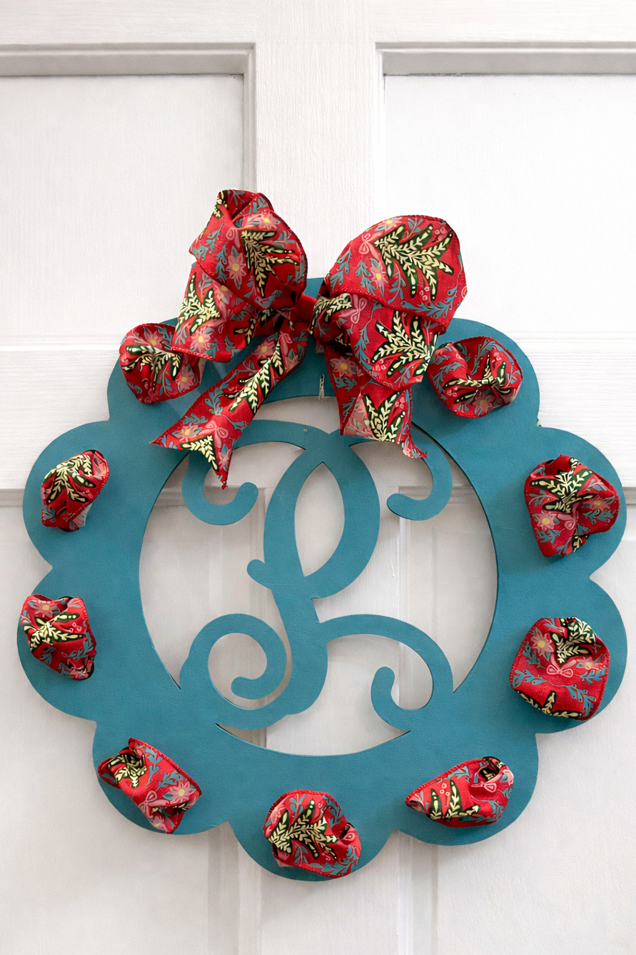 Round Scalloped Edge Initial Door Hanger