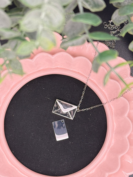 Secret Letter Necklace – Personalized Hidden Message Keepsake